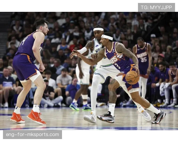 比尔无球跑动拉开空间胜布克提升挡拆效率