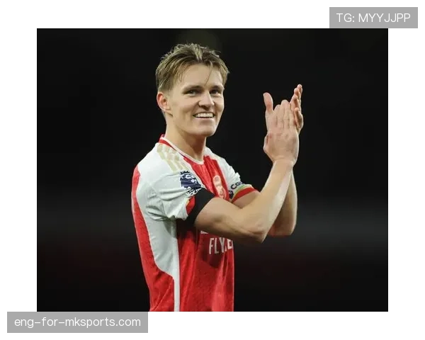 厄德高如何作为挪威国家队的组织核心影响比赛掌控力